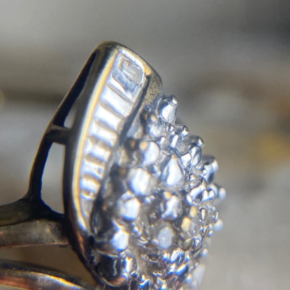 Two-Tone Gold & Diamond Decorative Cluster Ring - Picture 5 of 8